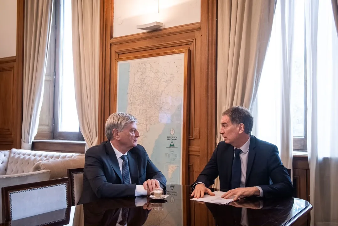 Santilli y el gobernador de La Pampa acordaron traspaso de obras y fondos previsionales